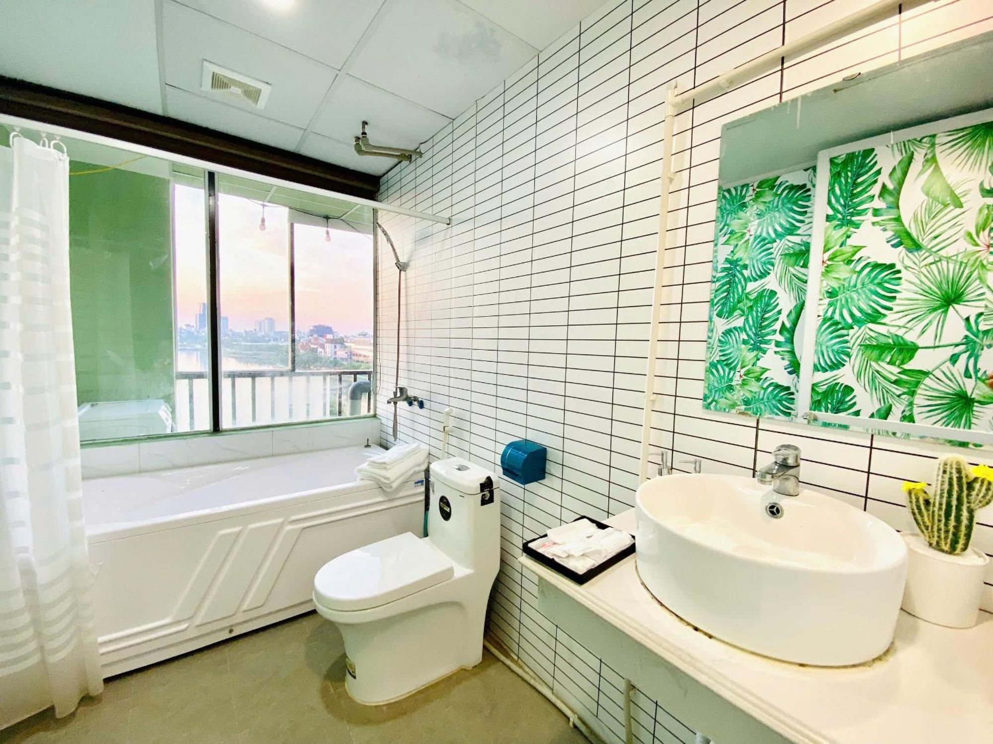 Luxe Paradise Residence 76 To Ngoc Van Hanoi Exterior photo
